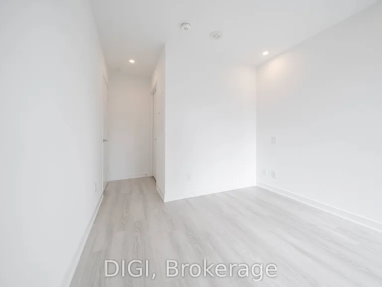 57 Spadina Ave #504 — Photo 15