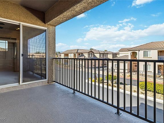 4th image of 4685 Apulia Dr Unit 201