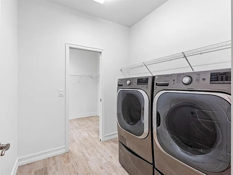 4401 Conchfish Ln — Photo 27