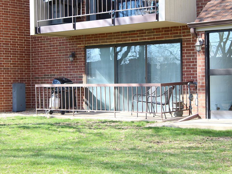 1st image of 121 E Janata Blvd APT 1B