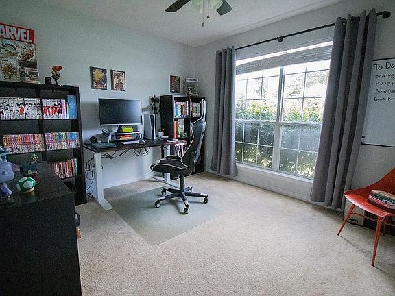 3rd image of 10470 Millbrook Dr