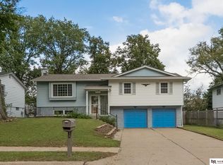 7123 Wood Lane Dr, La Vista, NE 68128