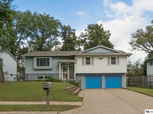 7123 Wood Lane Dr, La Vista, NE 68128