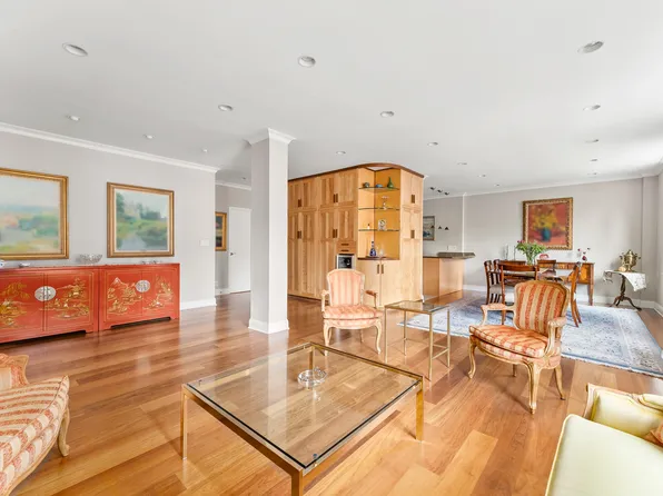 112 East 83rd Street 6C image 2 of 9
