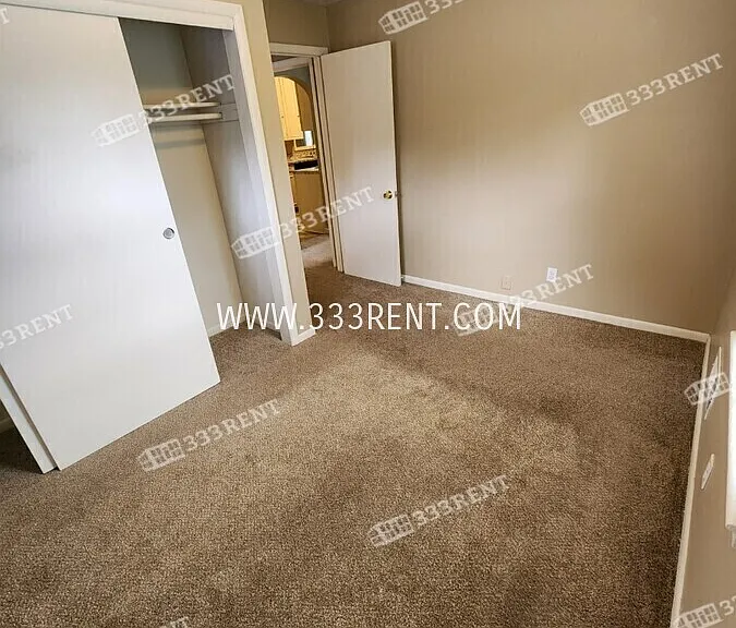 807 E 100th Ter — Photo 15
