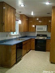 3rd image of 5028 Cedar Dr