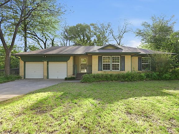 3rd image of 2210 Robinwood Ln