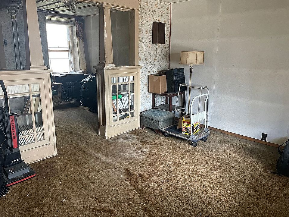 2nd image of 144 N 3rd St