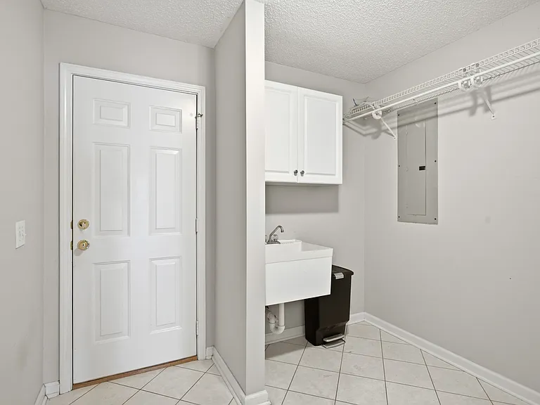 1613 Banchory Cir — Photo 19