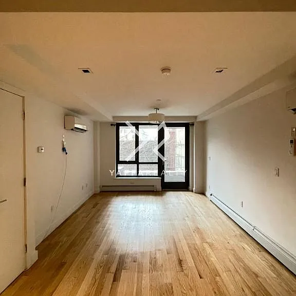 39 E 21st St #2A — Photo 3