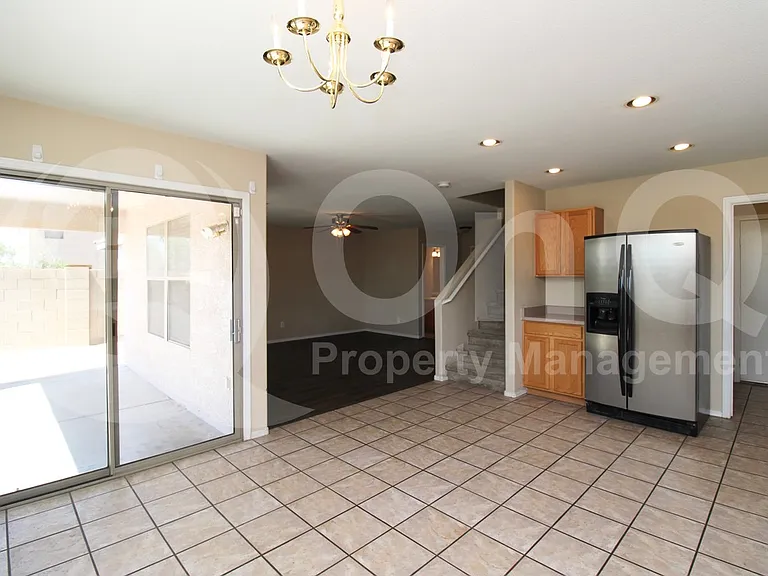 699 E Springfield Pl — Photo 6