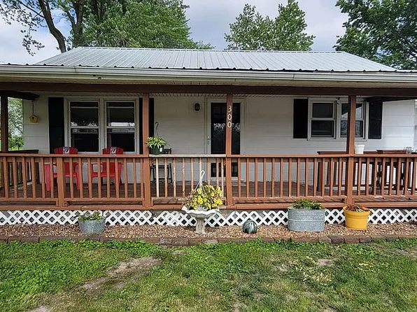 300 N Missouri St, Shelbina, MO 63468
