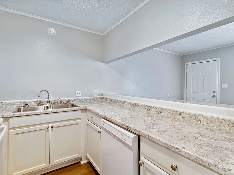 County View Apartments — Photo 39