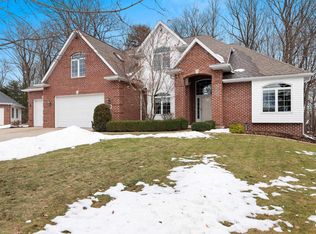 2906 Nikki Lee Ct, Green Bay, WI 54313