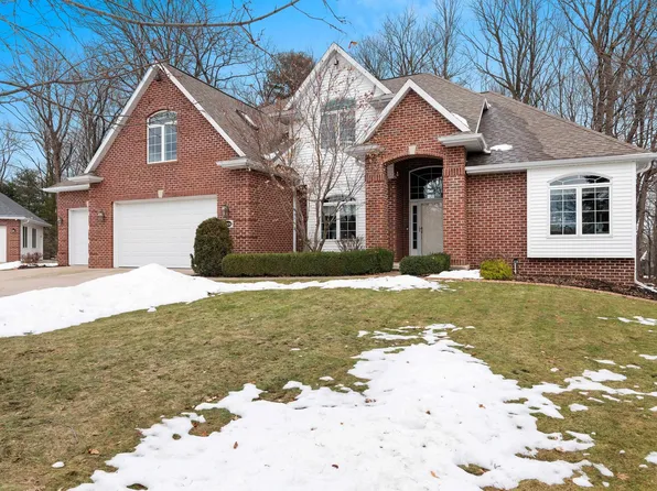 2906 Nikki Lee Ct, Green Bay, WI 54313