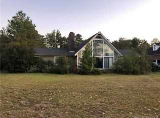 121 Bayshore Dr, Parkton, NC 28371
