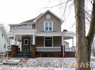 382 W Pine St, Canton, IL 61520