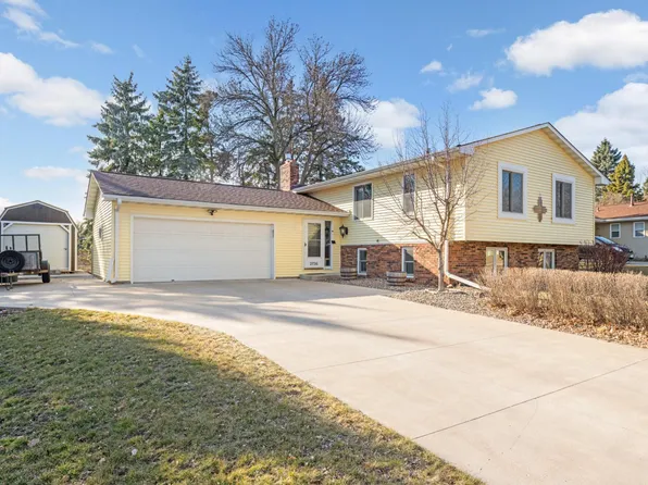 2736 Chisholm Ave, North Saint Paul, MN 55109
