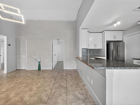 5th image of 610 JAGUAR COURT