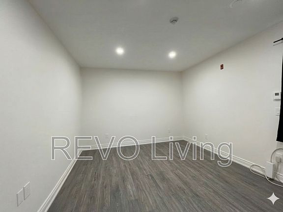 4th image of 7800 Lundys Ln #102
