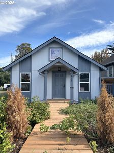 930 Holly St, Junction City, OR, 97448