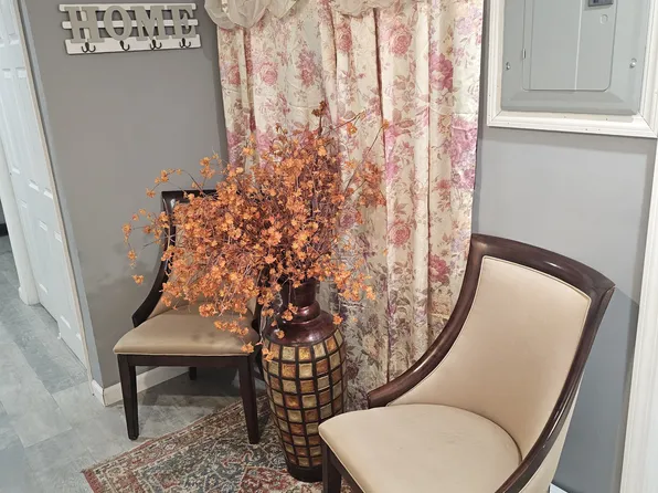 4 Parente Ln N #1, Island Park, NY 11558