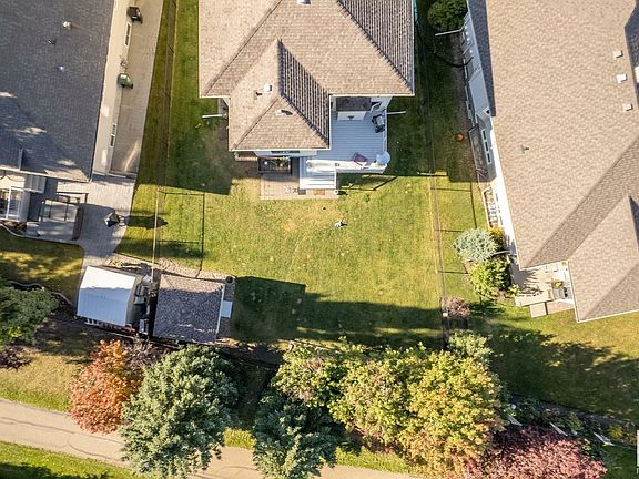 4th image of 35 Shores Dr