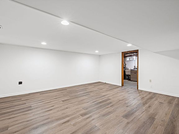 4th image of 9543 Sumac Rd APT G