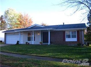 554 Ballwood Dr, Ballwin, MO
