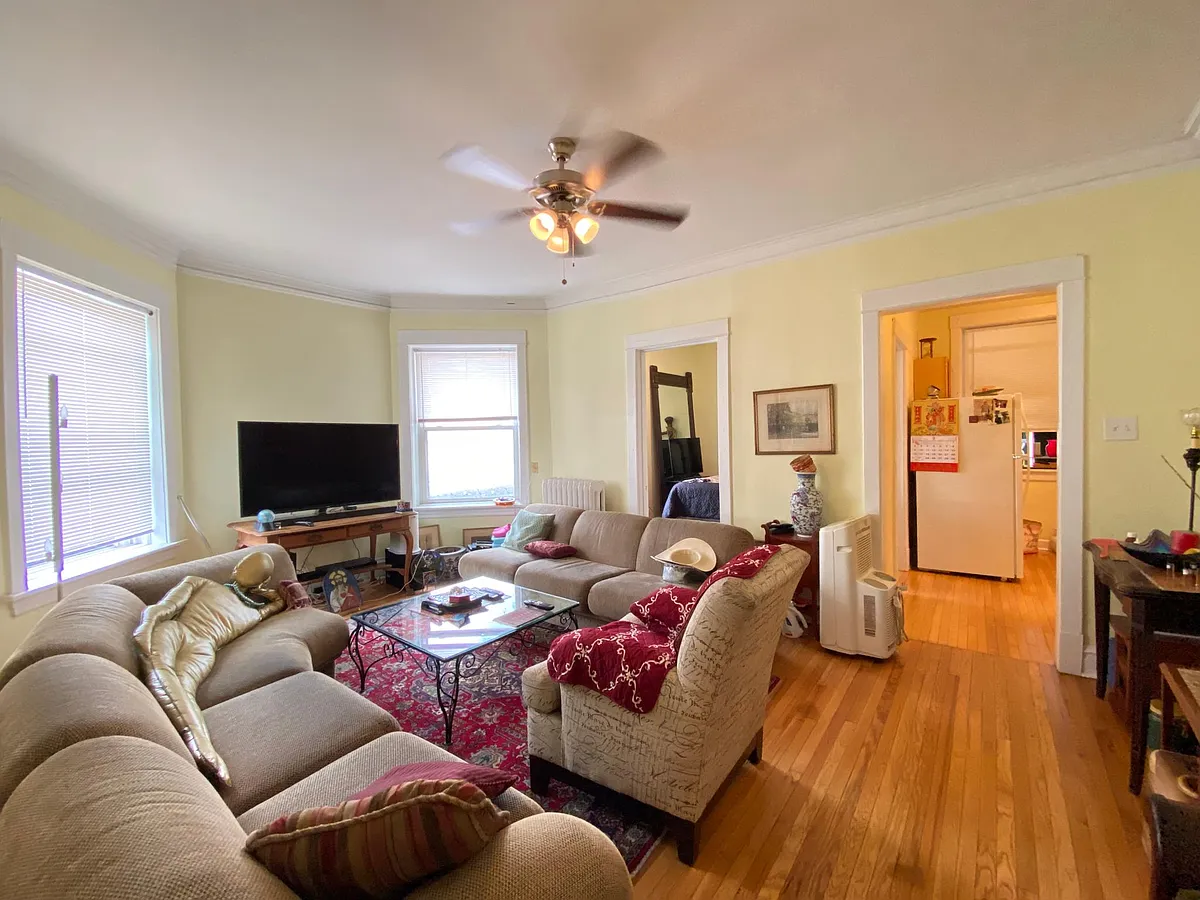 Building Photo - 3717-19 N Broadway St #2R