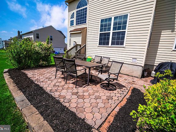 4th image of 13 Meadowside Dr