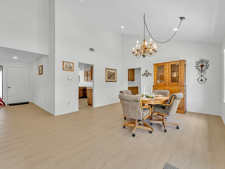 37202 Village 37 — Photo 9