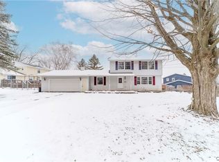 7203 Andover Cir, East Syracuse, NY 13057