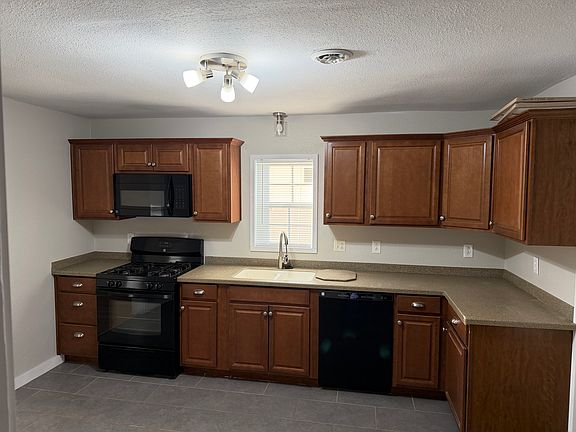 5th image of 3133 E 10th St