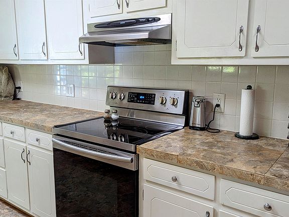 4th image of 2101 E Tri Lakes Dr