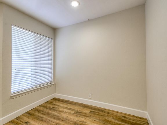 5th image of 833 Maryann Dr APT 5