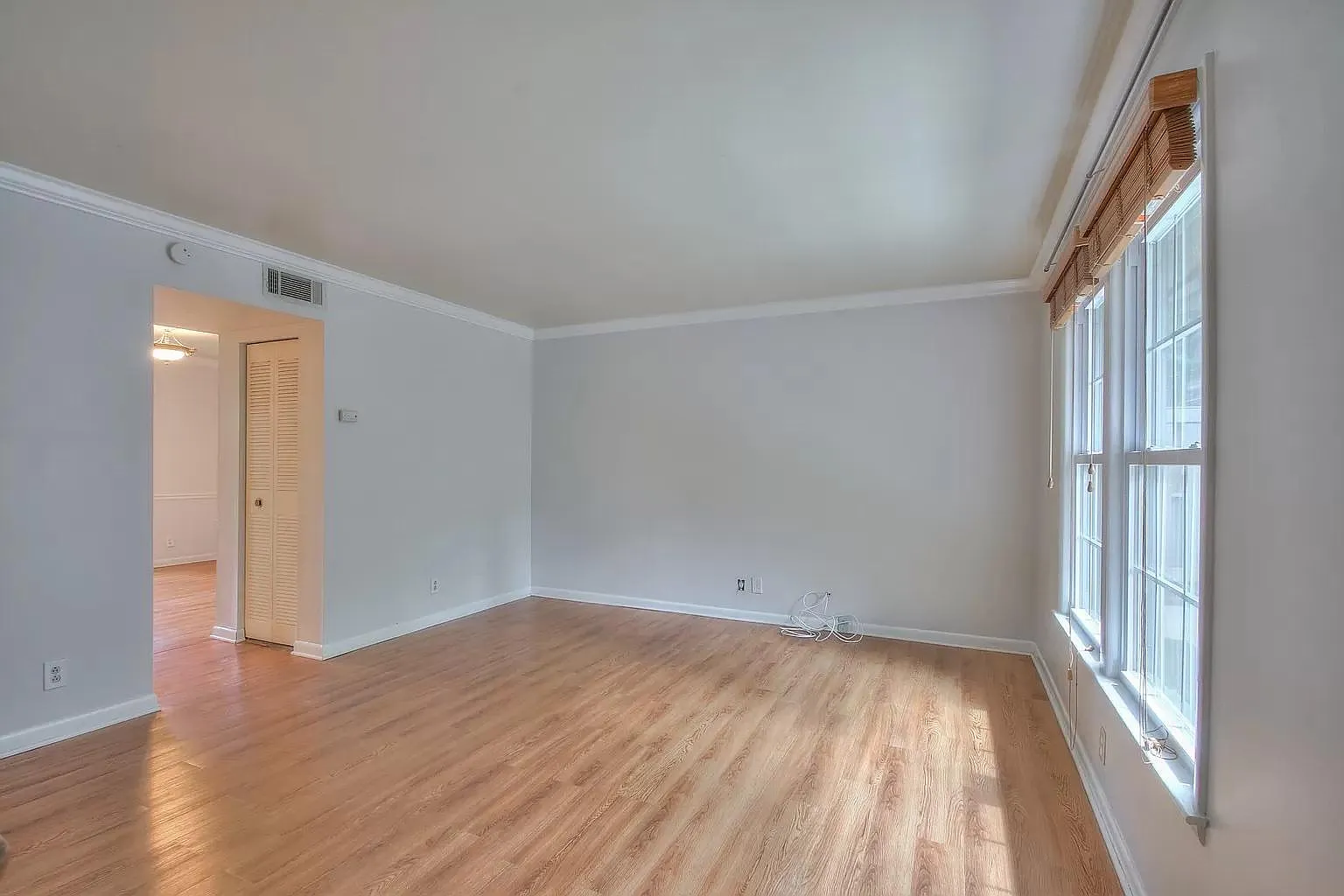 2 bed, 1.5 bath, 1126 sqft, $1,945 — Photo 4