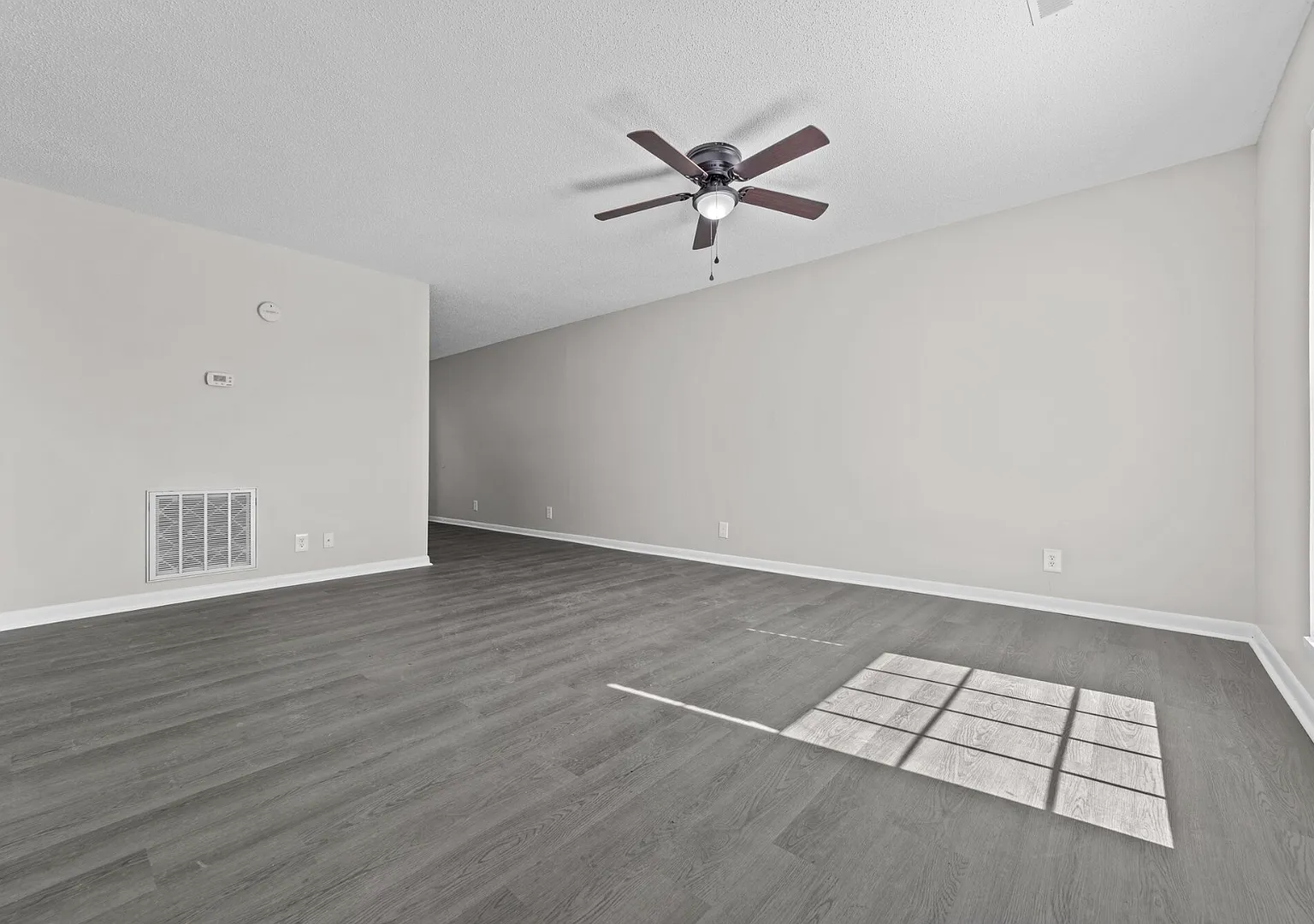 Roberts Lane Apartments — Photo 3