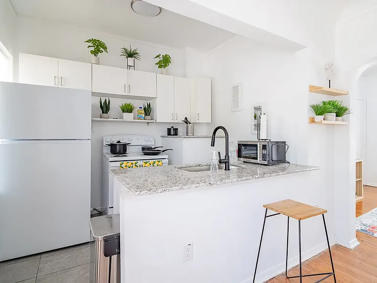 5301 Reiger Ave #7 — Photo 3