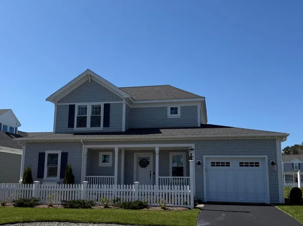 17 Garden Drive, Mashpee, MA 02649