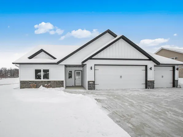 1303 Iris Ln, Saint Joseph, MN 56374