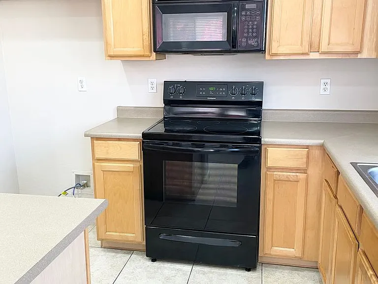 3720 W Rushmore Dr — Photo 10