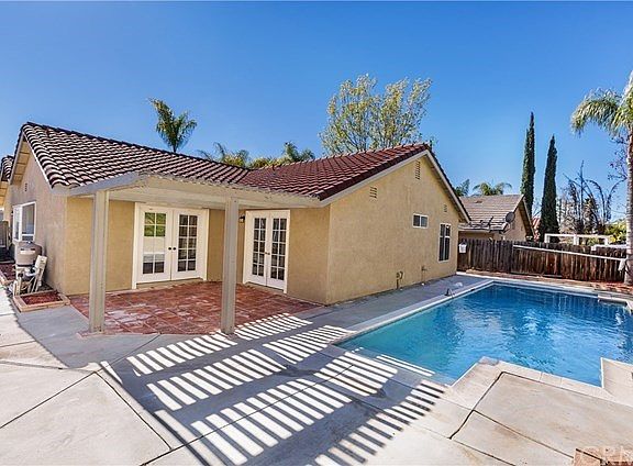 2nd image of 25626 Vespucci Ave