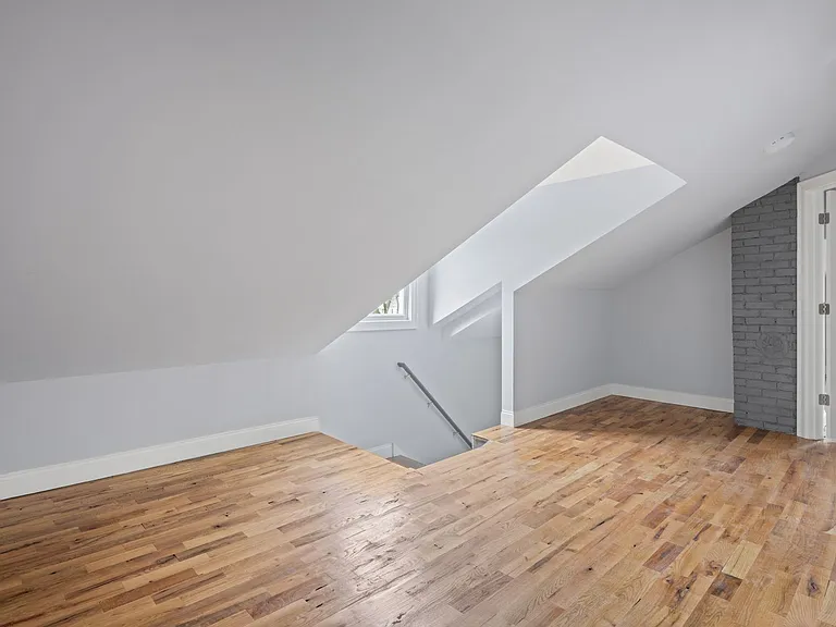 90 Nicoll St. — Photo 28