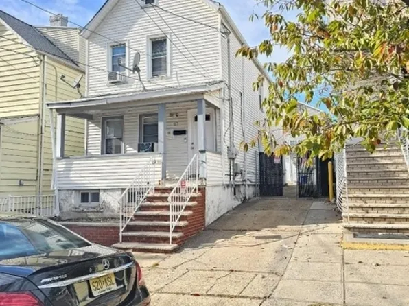 27 Geneva St, Elizabeth City, NJ 07206