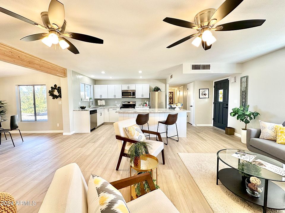 1st image of 10252 W DESERT HILLS Drive