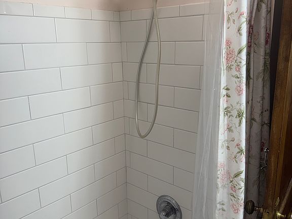 3rd image of 1312 W Grove St