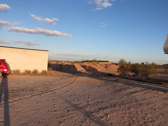 3rd image of 2179 W Virgil Dr