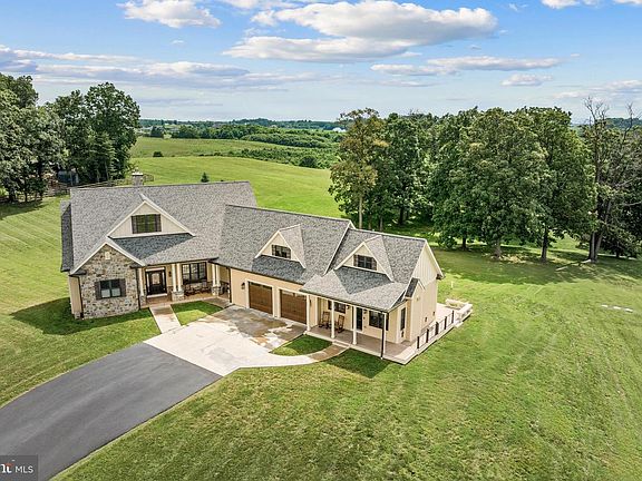 4th image of 120 Pomme Cir