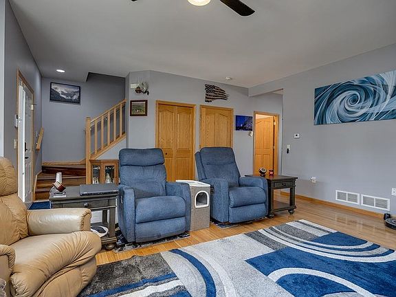 5th image of 2516 Leopold Way